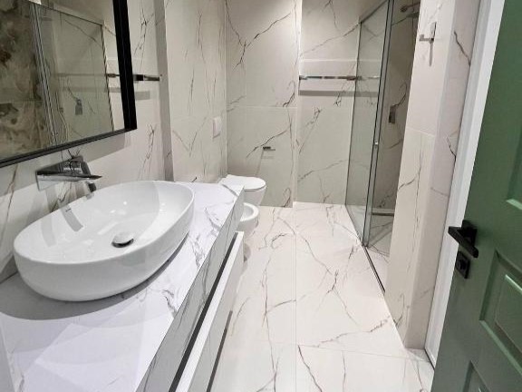 The Golden Luxury Downtown (One)