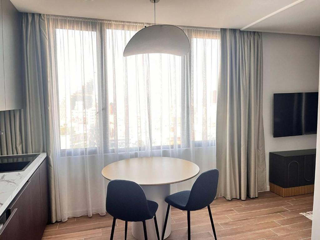 The Golden Luxury Downtown (Two)