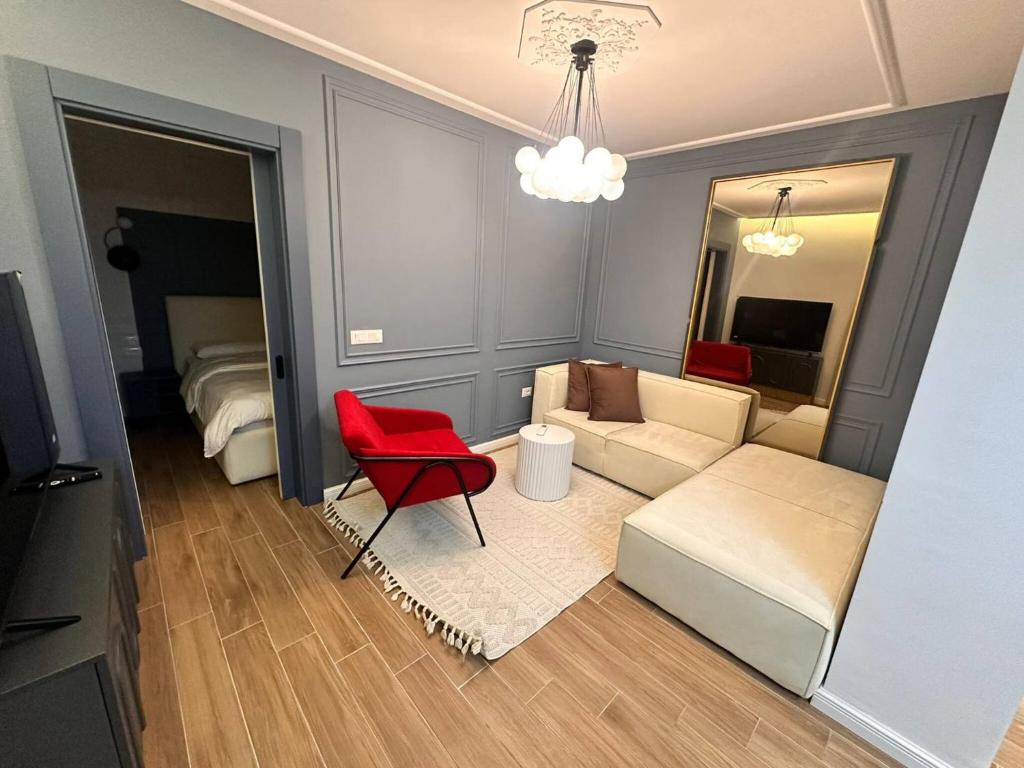 The Golden Luxury Downtown (Two)