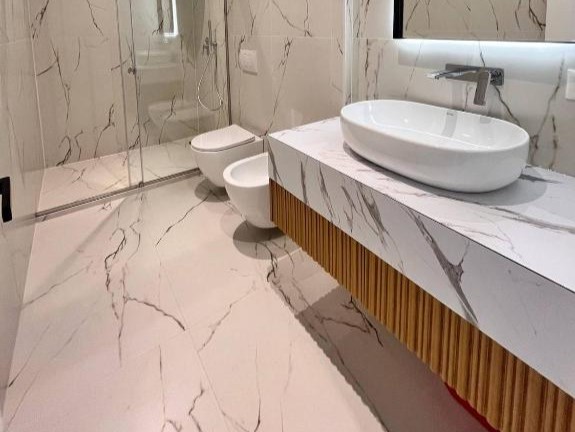 The Golden Luxury Downtown (Two)